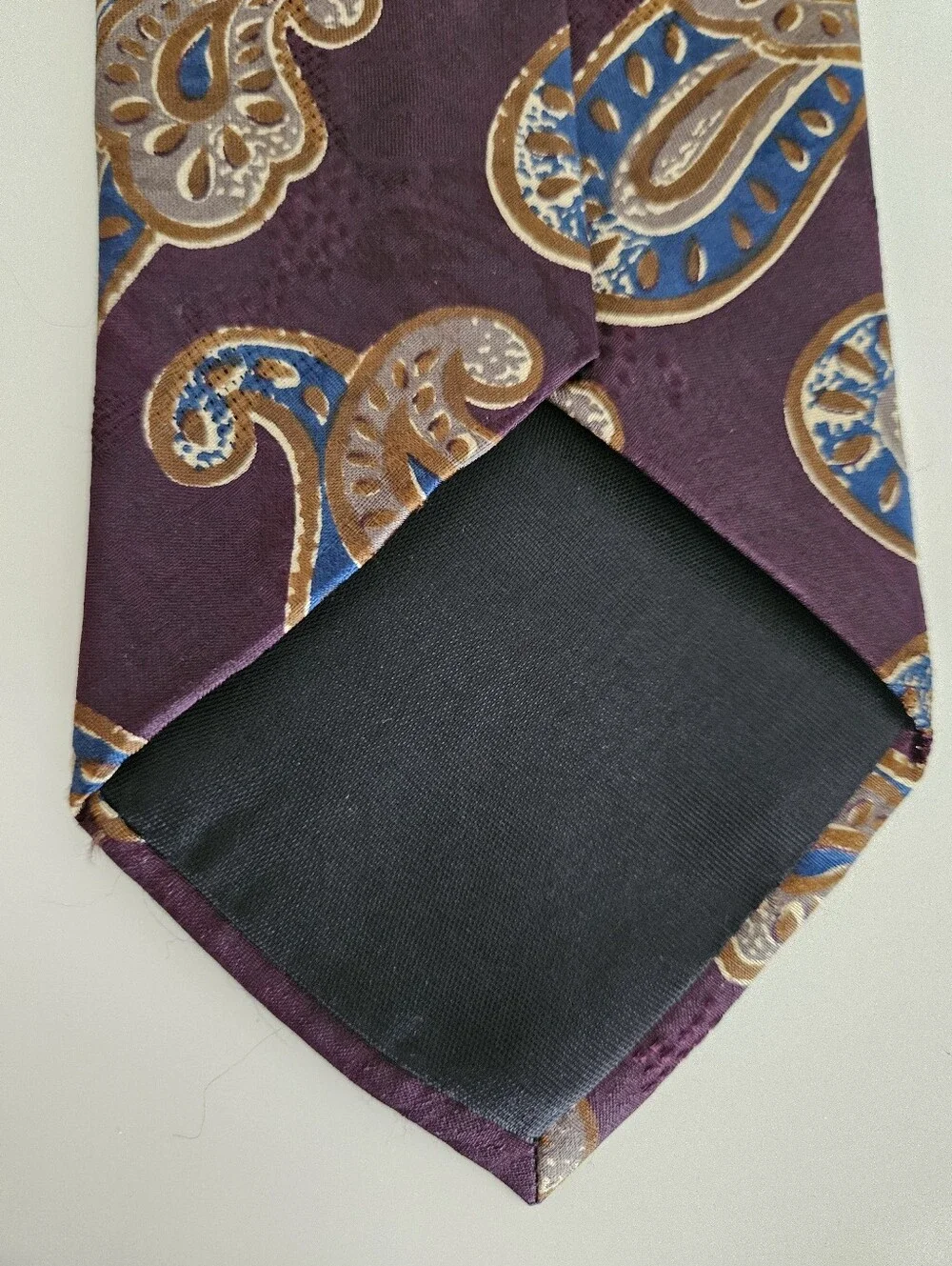 VTG AQUASCUTUM Of London Plum Paisley 100% Silk Tie | SZ 3.75